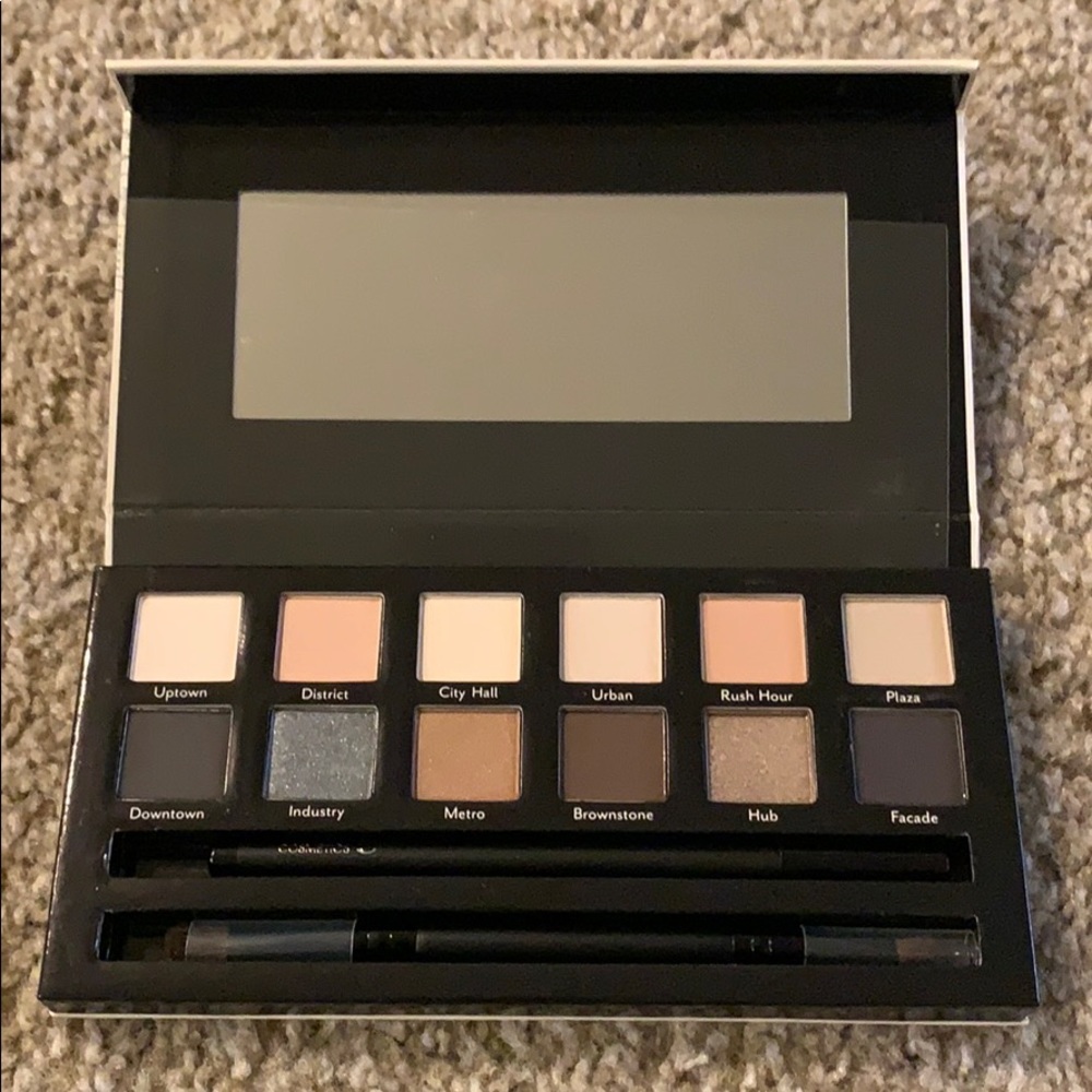 NIB Cargo The Essentials Eye Shadow Palette